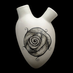 Corazón Flor /  “Una rosa es una rosa es una rosa es una rosa”