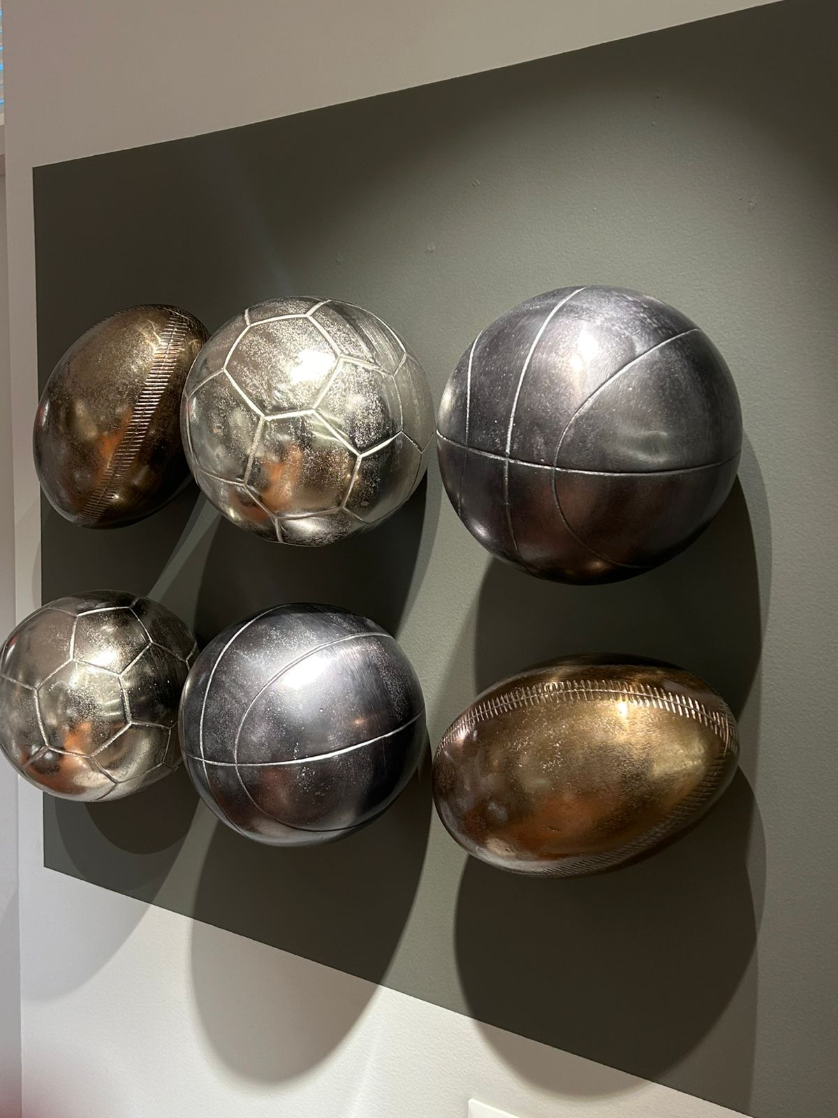 Escultura de balón de fútbol Americano